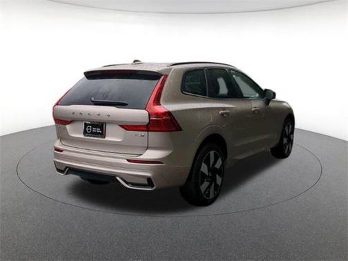 2025 Volvo XC60 Plug-In Hybrid T8 Plus