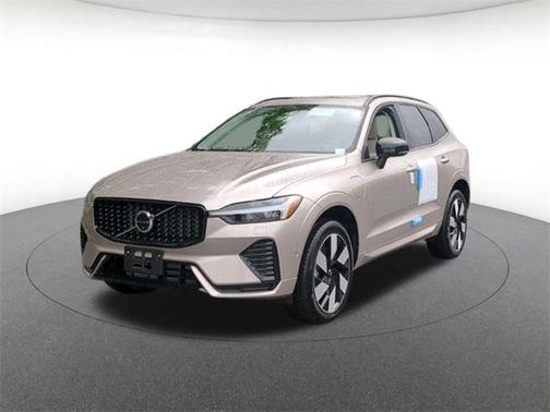 2025 Volvo XC60 Plug-In Hybrid T8 Plus