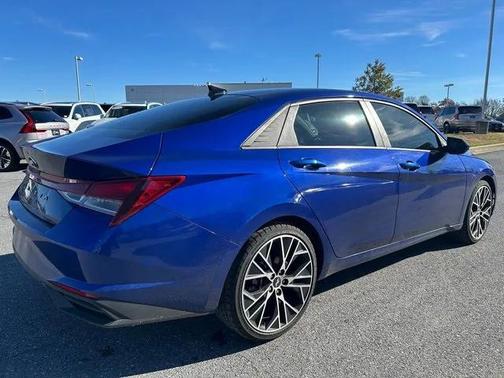 2023 Hyundai ELANTRA SEL