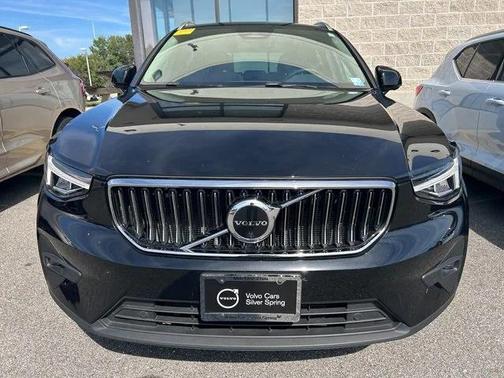 2023 Volvo XC40 B5 Plus Bright Theme