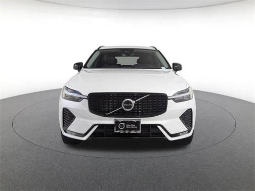 2025 Volvo XC60 B5 Core