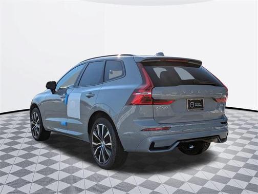 2025 Volvo XC60 B5 Plus