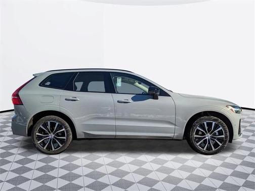 2025 Volvo XC60 B5 Plus