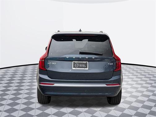 2025 Volvo XC90 Plug-In Hybrid T8 Core 7-Seater