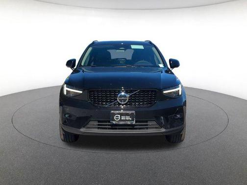 Onyx Black 2026 Volvo XC40 Ultra, B5 AWD Gas (mild hybrid), Dark