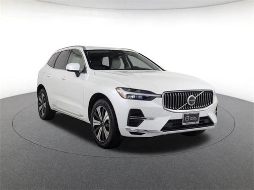 2023 Volvo XC60 Recharge Plug-In Hybrid T8 Plus Bright Theme