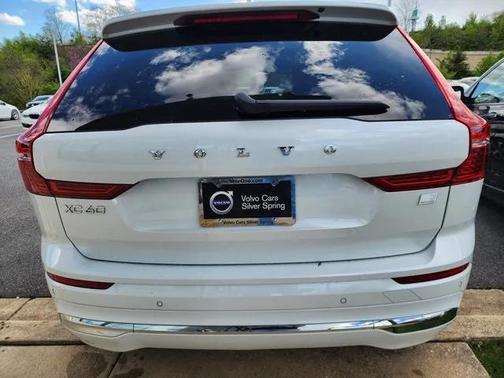 2023 Volvo XC60 Recharge Plug-In Hybrid T8 Plus Bright Theme