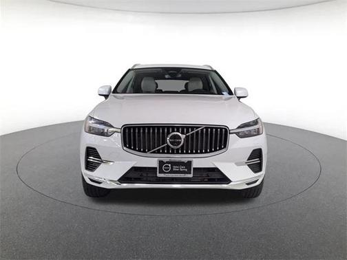 2023 Volvo XC60 Recharge Plug-In Hybrid T8 Plus Bright Theme