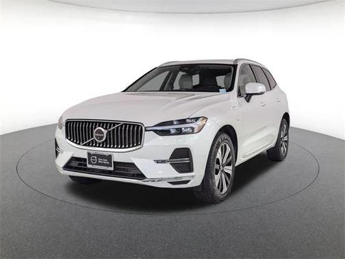 2023 Volvo XC60 Recharge Plug-In Hybrid T8 Plus Bright Theme