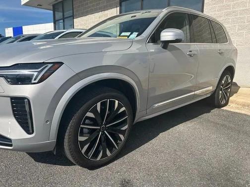 2025 Volvo XC90 B6 Plus 7-Seater