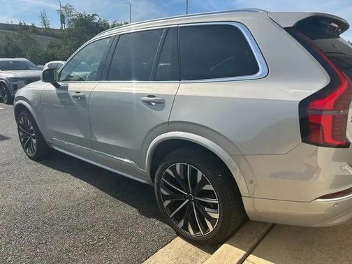 2025 Volvo XC90 B6 Plus 7-Seater