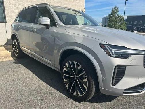 2025 Volvo XC90 B6 Plus 7-Seater