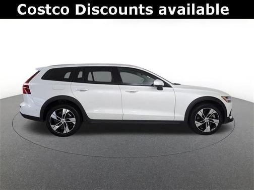 2024 Volvo V60 Cross Country B5 Plus