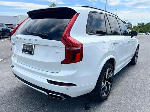Crystal White Metallic 2021 Volvo XC90 Recharge Plug-In Hybrid T8 R-Design 7 Passenger
