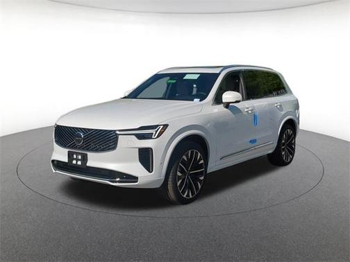 2025 Volvo XC90 B6 Plus 7-Seater