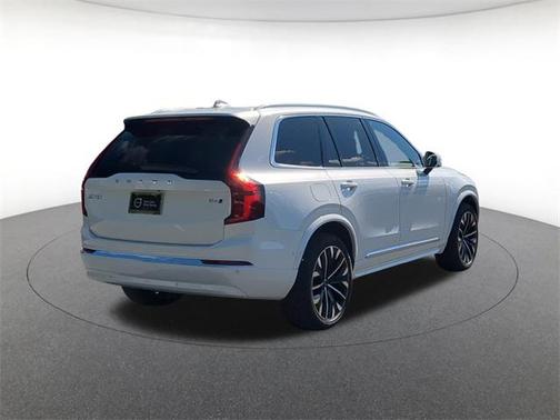 2025 Volvo XC90 B6 Plus 7-Seater