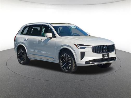 2025 Volvo XC90 B6 Plus 7-Seater
