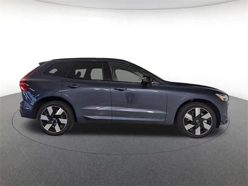 2024 Volvo XC60 Recharge Plug-In Hybrid T8 Plus Dark Theme