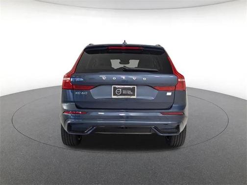 2024 Volvo XC60 Recharge Plug-In Hybrid T8 Plus Dark Theme