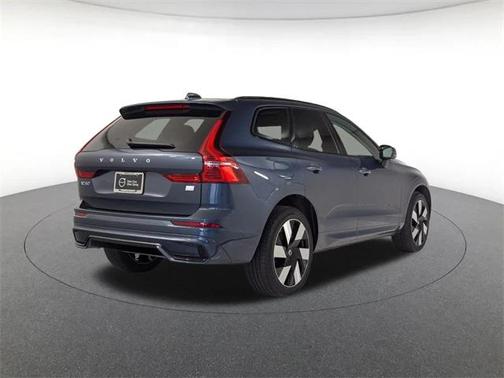 2024 Volvo XC60 Recharge Plug-In Hybrid T8 Plus Dark Theme