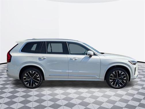 2025 Volvo XC90 Plug-In Hybrid T8 Plus 7-Seater