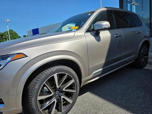 2024 Volvo XC90 B6 Ultimate Bright Theme 6-Seater