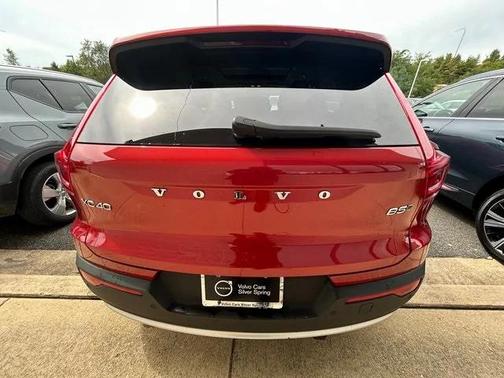 2023 Volvo XC40 B5 Plus Bright Theme