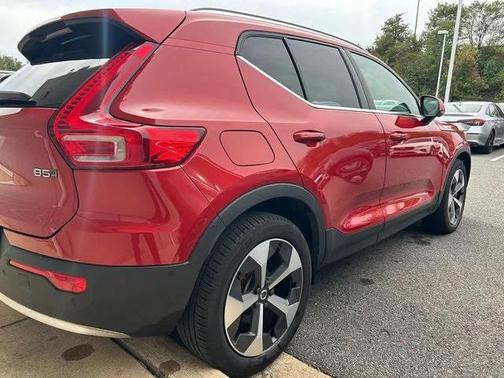 2023 Volvo XC40 B5 Plus Bright Theme