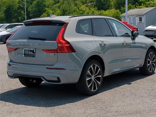 2025 Volvo XC60 B5 Plus