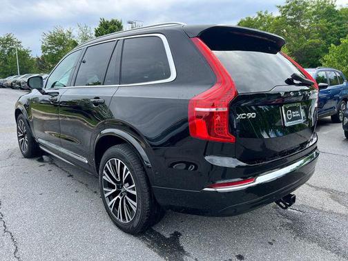 Onyx Black Metallic 2024 Volvo XC90 Recharge Plug-In Hybrid T8 Plus Bright Theme 7-Seater