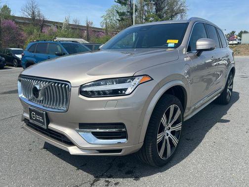 Bright Dusk Metallic 2023 Volvo XC90 Recharge Plug-In Hybrid T8 Plus Bright Theme 7-Seater