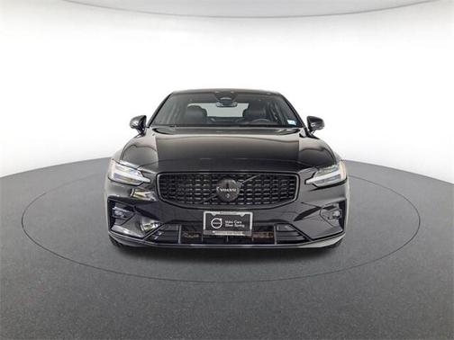 2024 Volvo S60 B5 Plus Black Edition