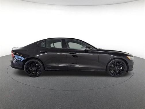2024 Volvo S60 B5 Plus Black Edition