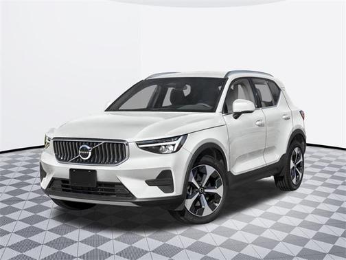 2025 Volvo XC40 B5 Core Bright Theme