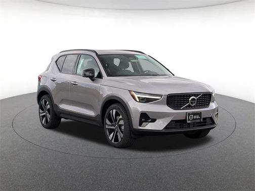 2026 Volvo XC40 B5 Ultra