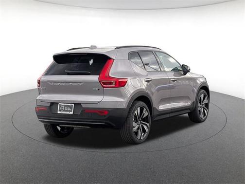 2026 Volvo XC40 B5 Ultra