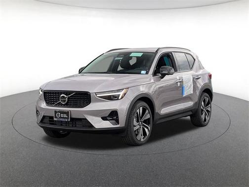 2026 Volvo XC40 B5 Ultra