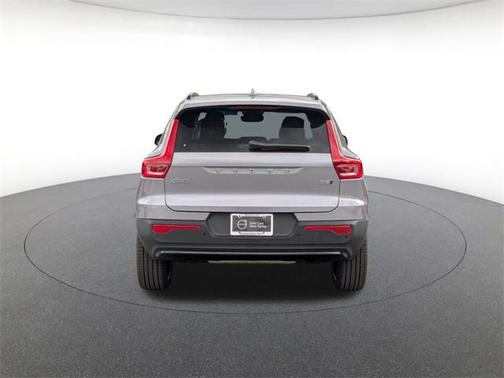 2026 Volvo XC40 B5 Ultra
