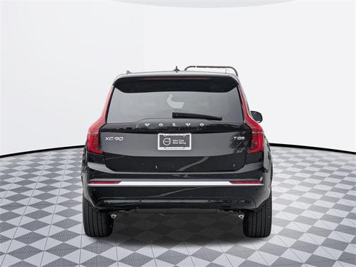 2025 Volvo XC90 Plug-In Hybrid T8 Core 7-Seater