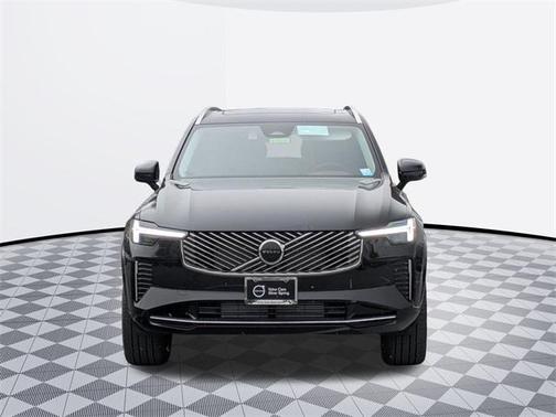 2025 Volvo XC90 Plug-In Hybrid T8 Core 7-Seater