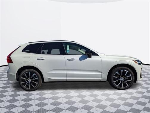 2025 Volvo XC60 B5 Plus