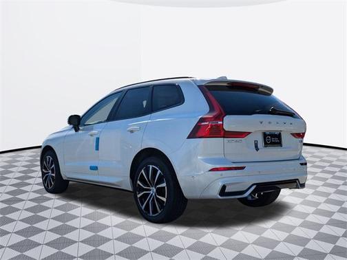 2025 Volvo XC60 B5 Plus
