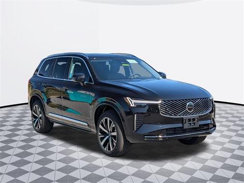 2025 Volvo XC90 B5 Core