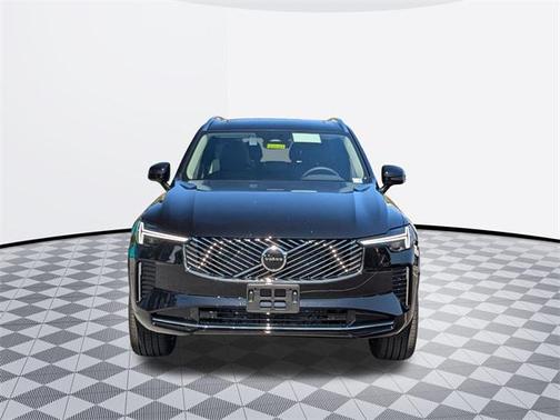 2025 Volvo XC90 B5 Core