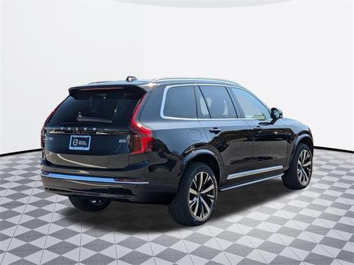 2025 Volvo XC90 B5 Core