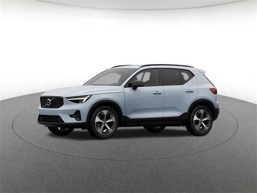 2026 Volvo XC40 Plus, B5 AWD Gas (mild hybrid), Dark