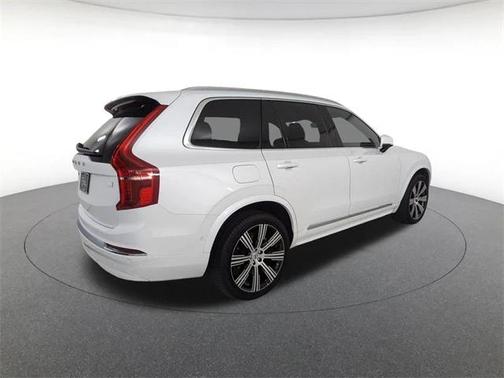 2024 Volvo XC90 Recharge Plug-In Hybrid T8 Ultimate Bright Theme 7-Seater