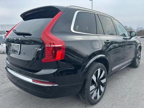 2025 Volvo XC90 Plug-In Hybrid T8 Ultra 6-Seater
