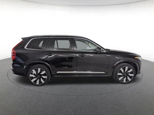 2025 Volvo XC90 Plug-In Hybrid T8 Ultra 6-Seater