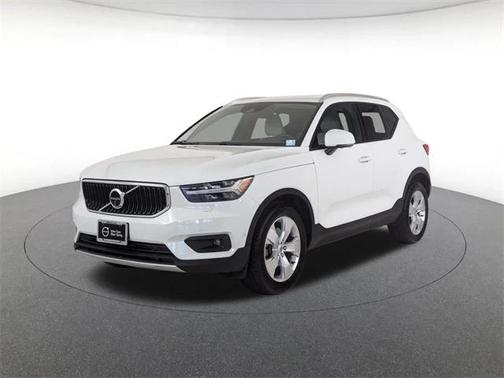 2019 Volvo XC40 T5 Momentum
